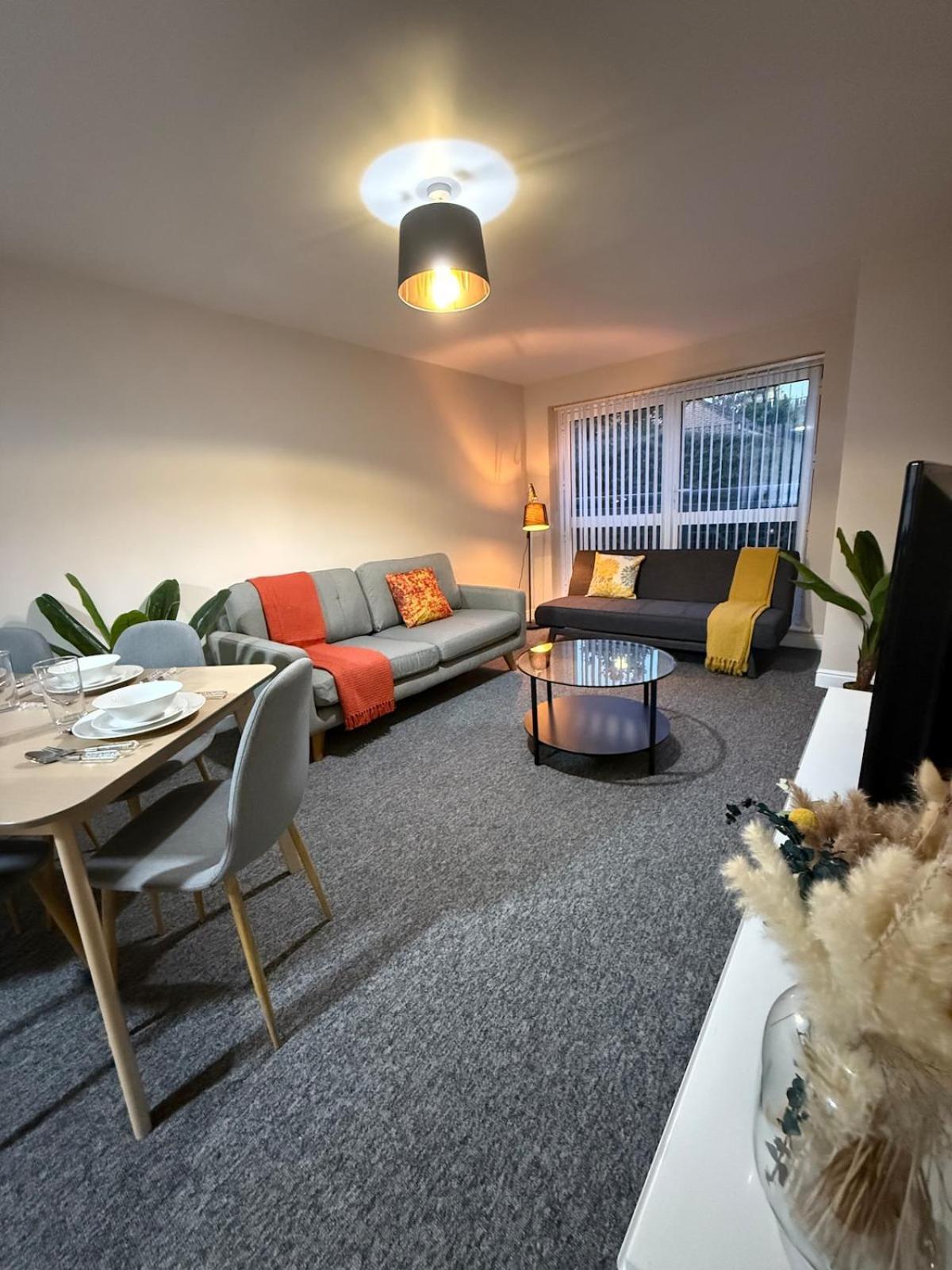 Apartment Bounds Luxurious Hideaway London